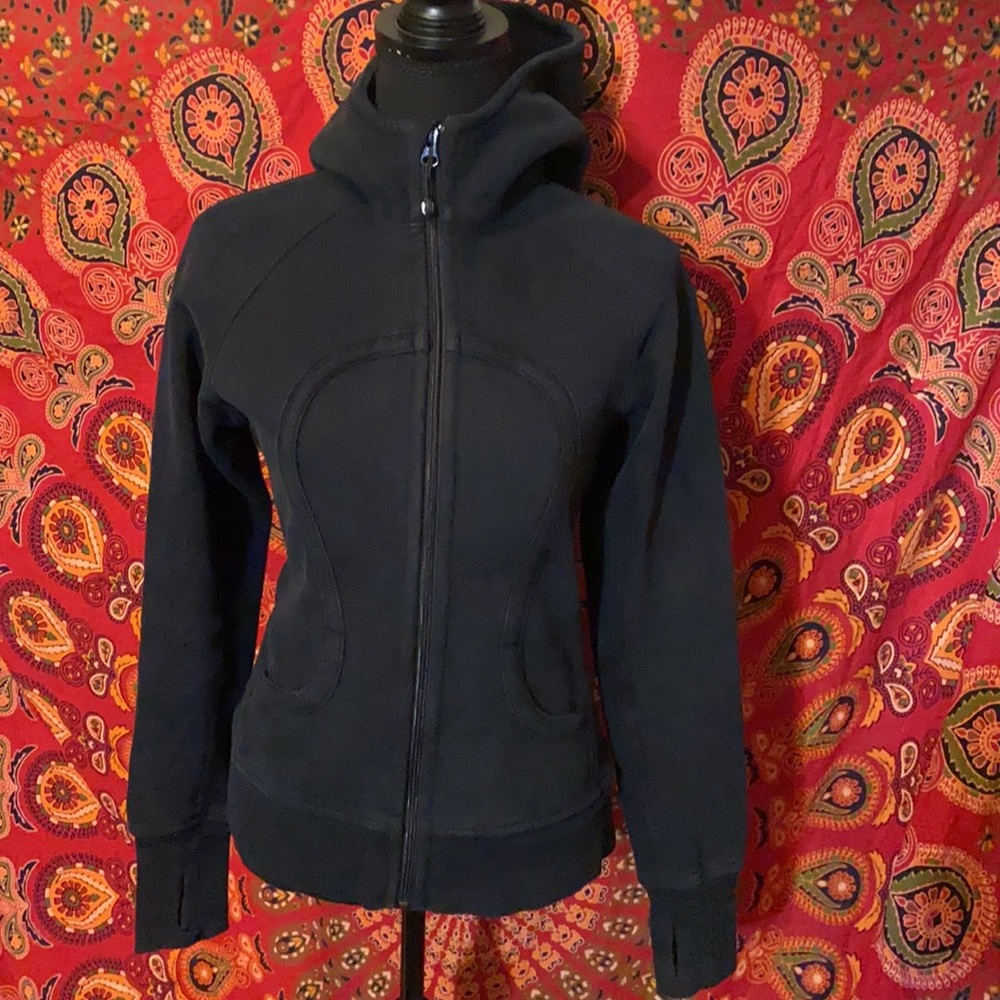 LULULEMON BLACK SCUBA HOODIE🦋